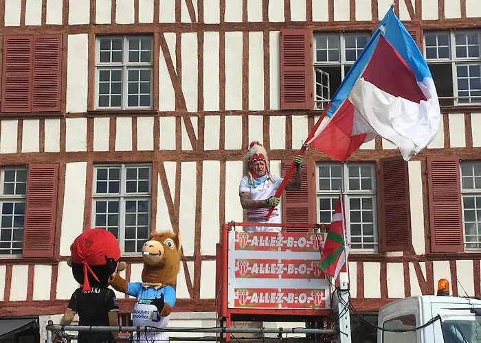 Petit Douillet Tres Bien Situe Biarritz